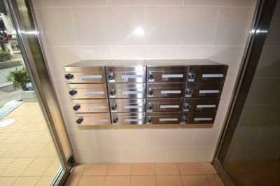 【エントランス】 | HR・FRONT・REGAL新森