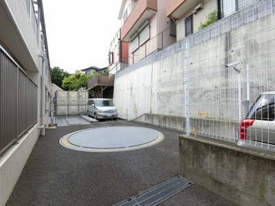 【駐車場】 | ルネサンス横濱富岡コンフィールヒルズ　