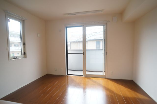 セジュール東宝塚の居間・リビング