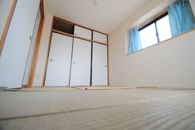 ソレイユ合川の和室