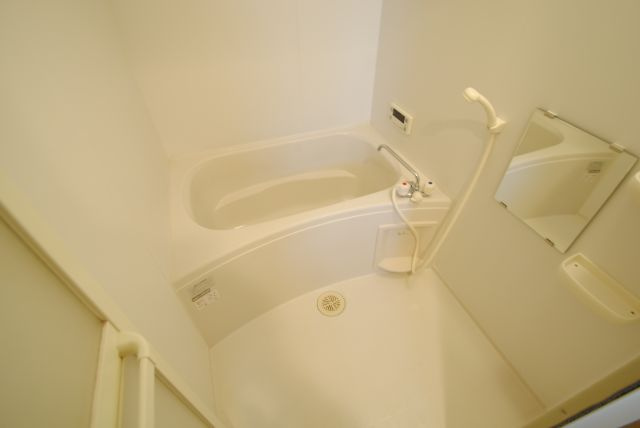 ソレイユ合川の浴室