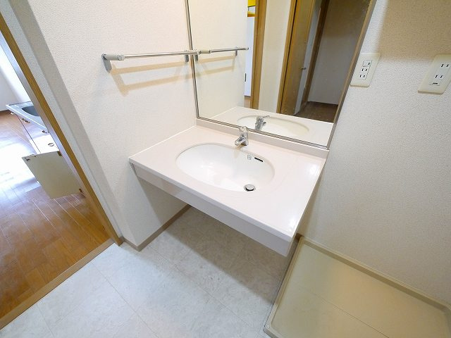 プライムガーデンの独立洗面台|独立洗面台あり、毎朝おしゃれに忙しい女性の方におすすめです