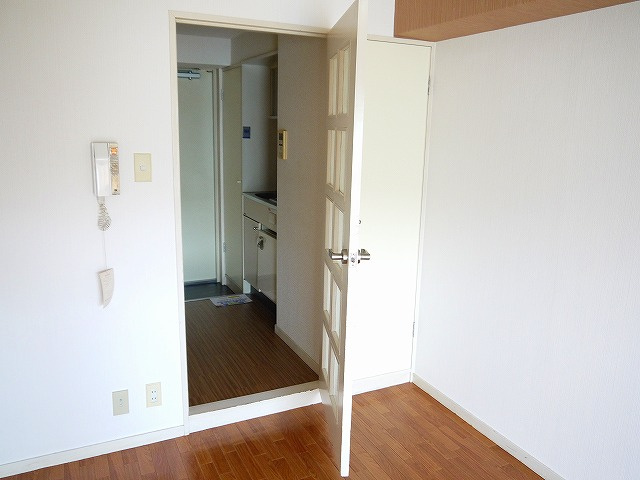 メゾンアンテルナ奈良の内装|内装は落ち着いています