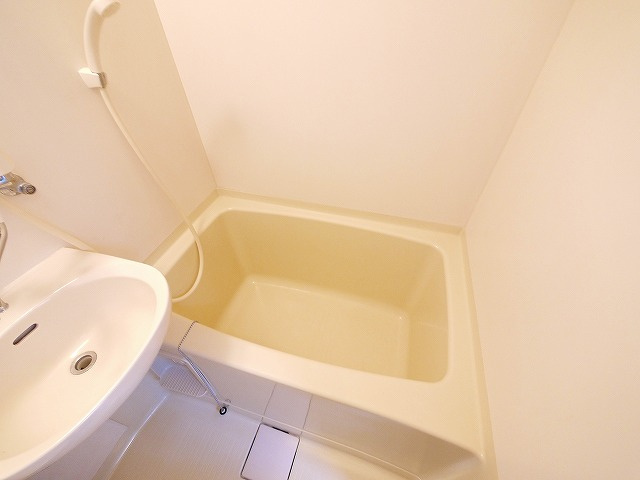 コーポ三和新大宮Ⅱ号館の浴室