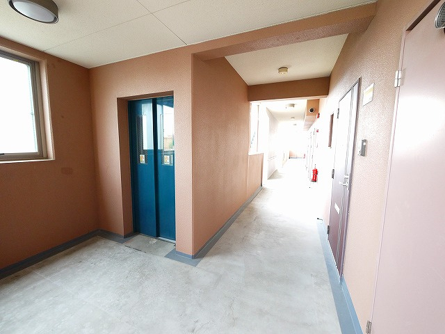 グランディス朱雀のその他共用部分|エレベーターです