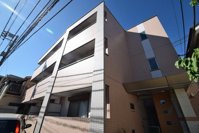 サンルピナスの外観|駅徒歩５分