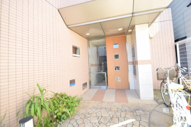 サンルピナスのエントランス|オートロックで安心