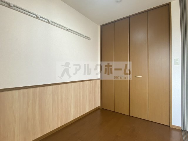 サンクレール志紀の洋室