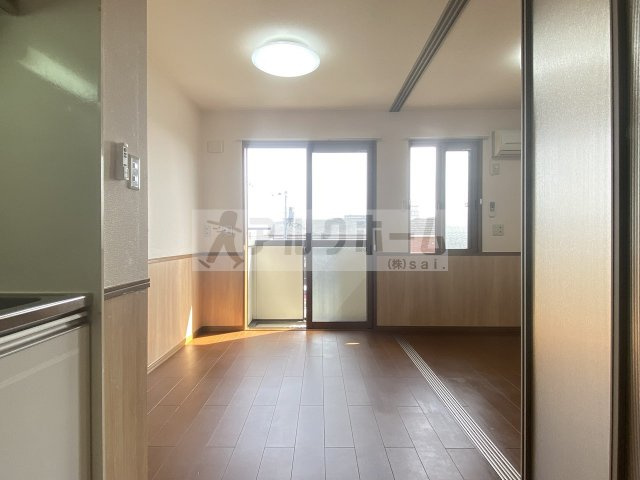 サンクレール志紀の居間・リビング