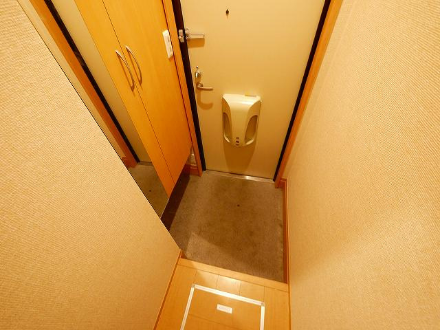 ブロッサムコートの玄関|明るい玄関です