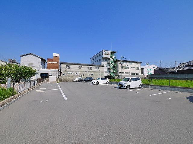 ブロッサムコートの駐車場|駐車スペースもあります