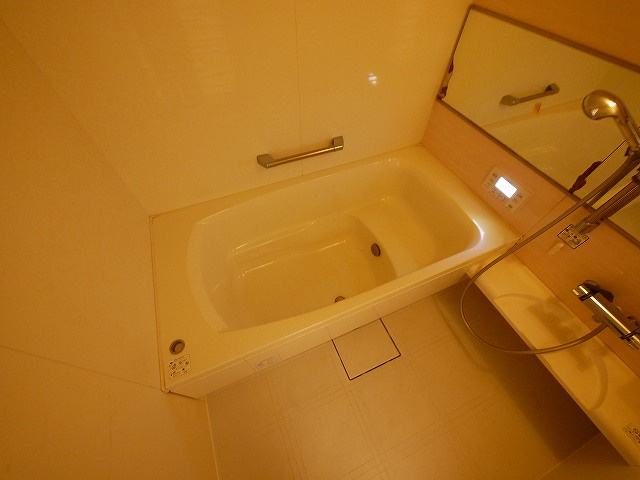 ブロッサムコートの浴室|日々の疲れを癒すお風呂付です