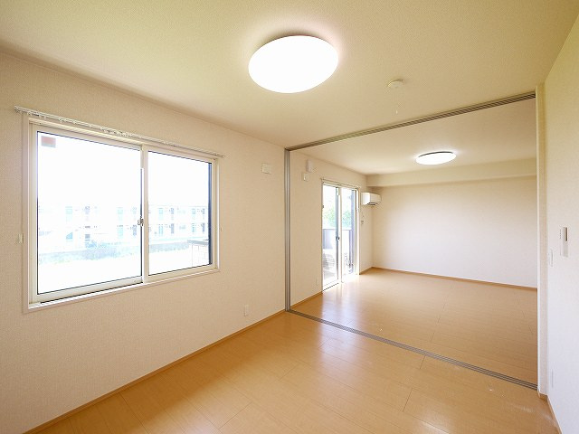 ブロッサムコートの洋室|個人の部屋や寝室として使える洋室です