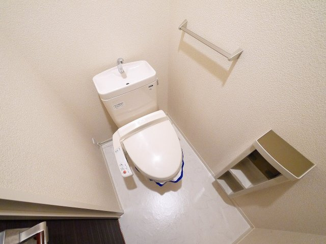 グレイシャス春日のトイレ|落ち着いたトイレです