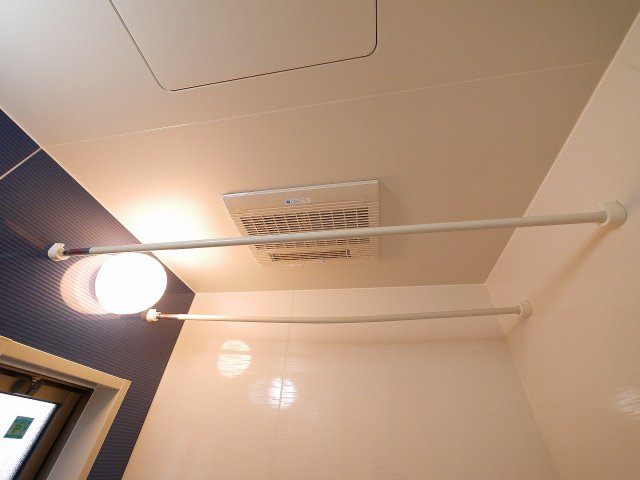 グレイシャス春日の設備|お風呂には浴室乾燥機もついてます。