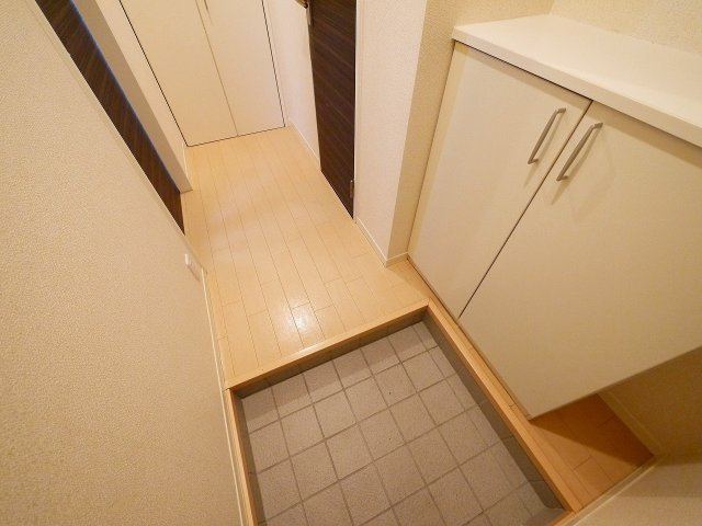 グレイシャス春日の玄関|きれいな玄関です
