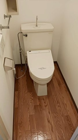 ライオンズマンション市川本八幡壱番館のトイレ|ウォッシュレット付き