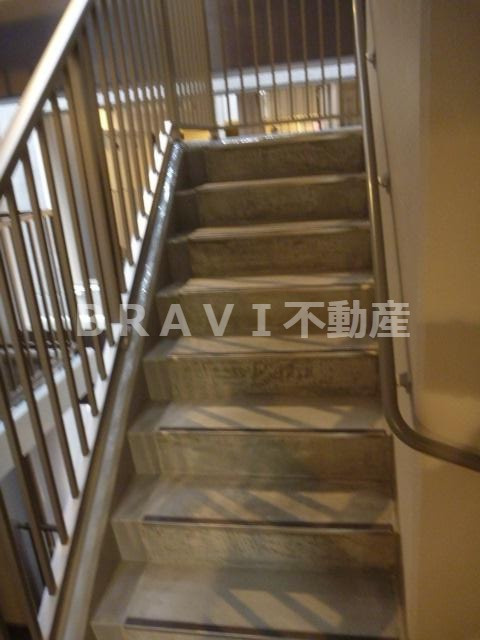アーバネックス心斎橋Ⅱ　BRAVI不動産のその他共用部分|【アーバネックス心斎橋Ⅱ】共用階段