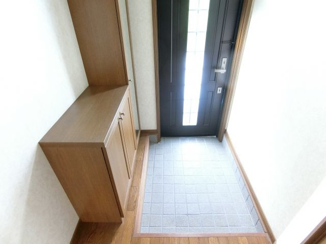 酒井ハイツの玄関