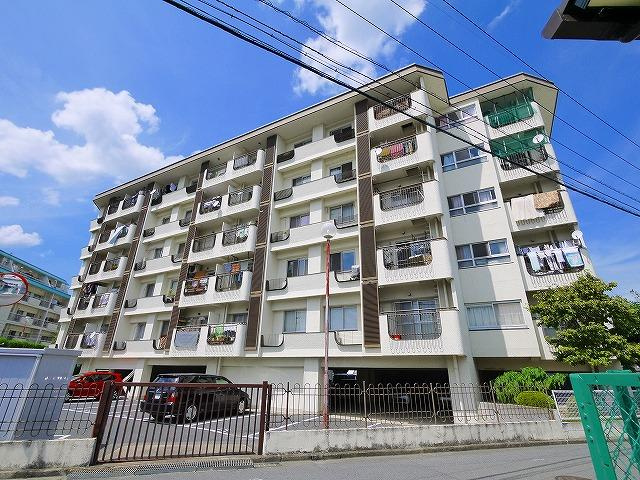 秋篠サンパレス2号棟の外観|外観もきれいです