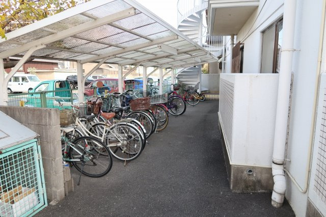 メナール香里園のその他共用部分|敷地内駐輪場