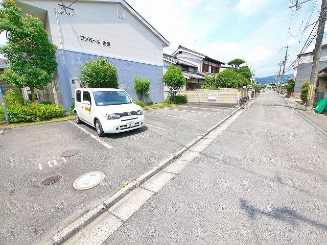 ファミール佐保の駐車場|駐車場完備です