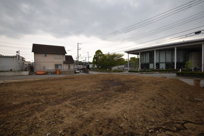 【前面道路含む現地写真】 | ＭＬＨ下土棚全４区画（条件付き売地）-NO.4 | 藤沢市で新築戸建を建てたい！自分で間取りを考えたい！フリープランで建物を建てたい！
ある程度の予算で新築戸建を探したい！という方は湘南ハウジングへお問合せ下さい☆