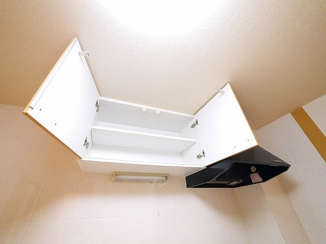 ヒムスプルーニェのキッチン|コンパクトなキッチンで掃除もラクラク
