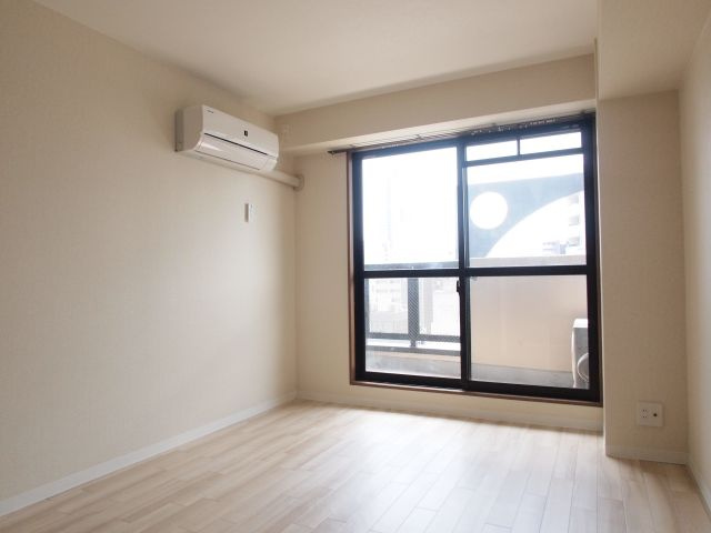 メゾンナカムラ北堀江の居間・リビング