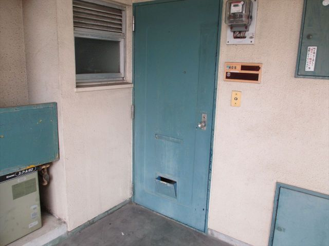 第1中日ビルの玄関