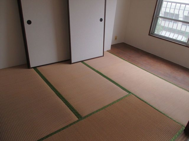 第1中日ビルの和室