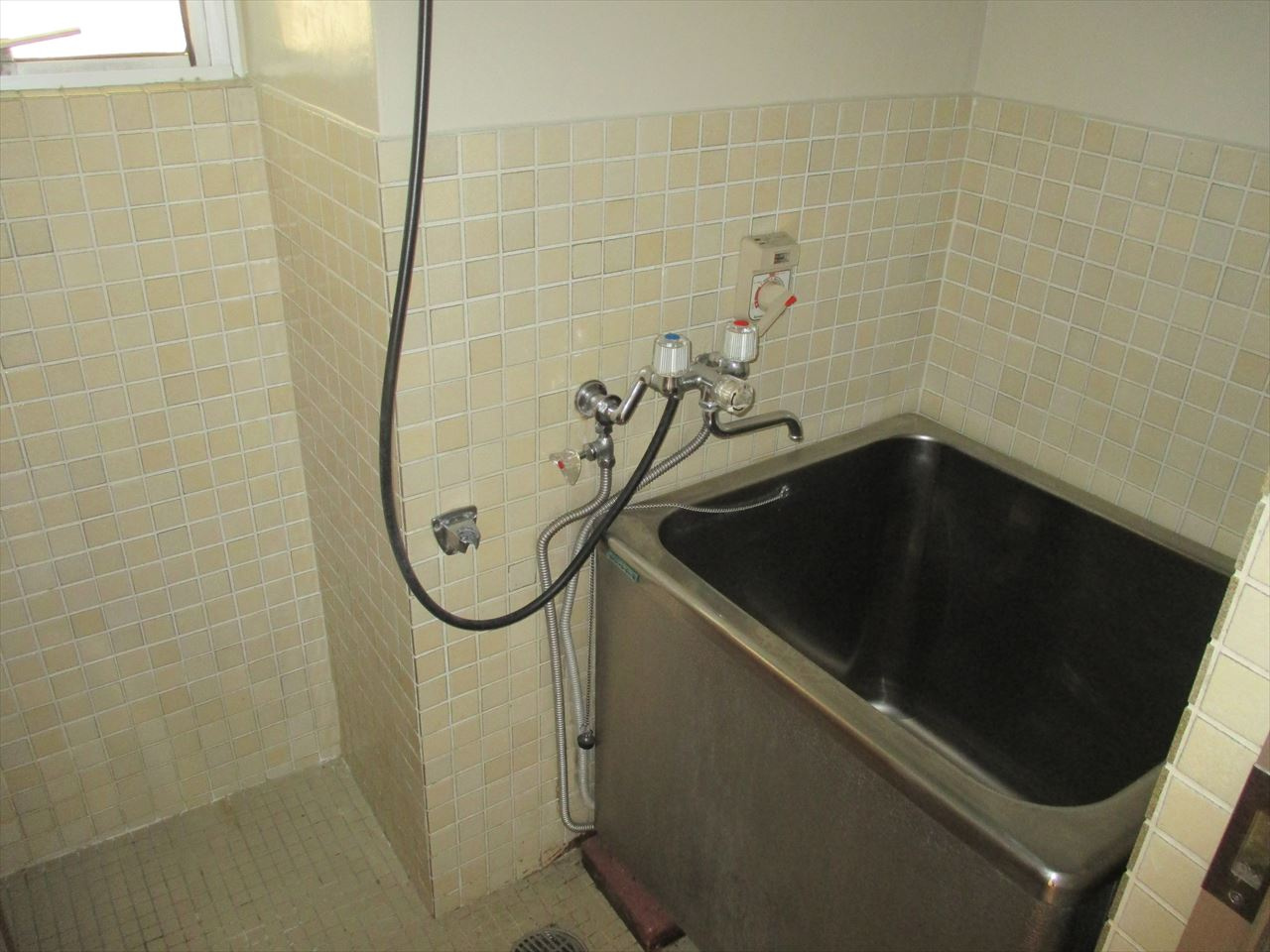 第1中日ビルの浴室