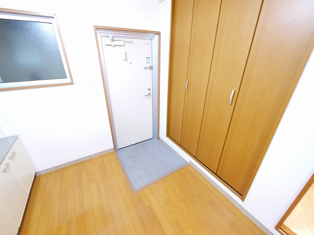 川上ビルの玄関