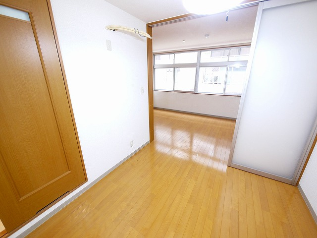 川上ビルの居間・リビング