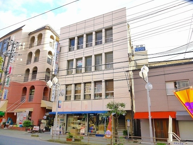 川上ビルの外観