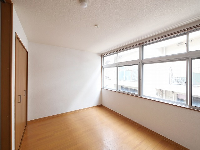 川上ビルの洋室|きれいな洋室です