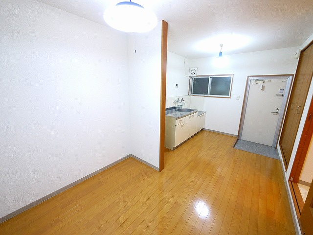 川上ビルの居間・リビング