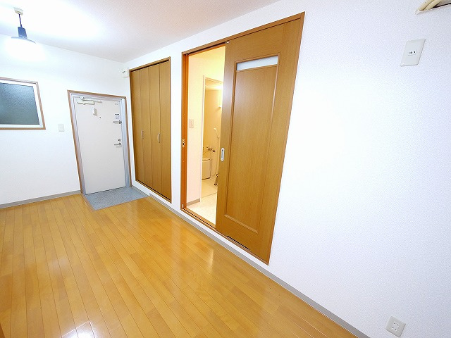 川上ビルの居間・リビング