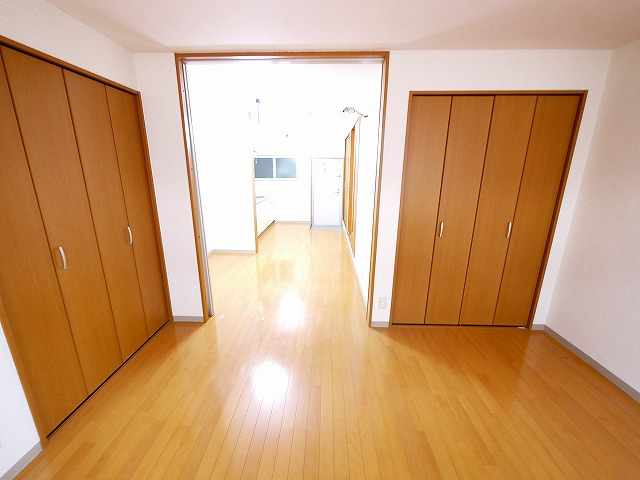 川上ビルの洋室