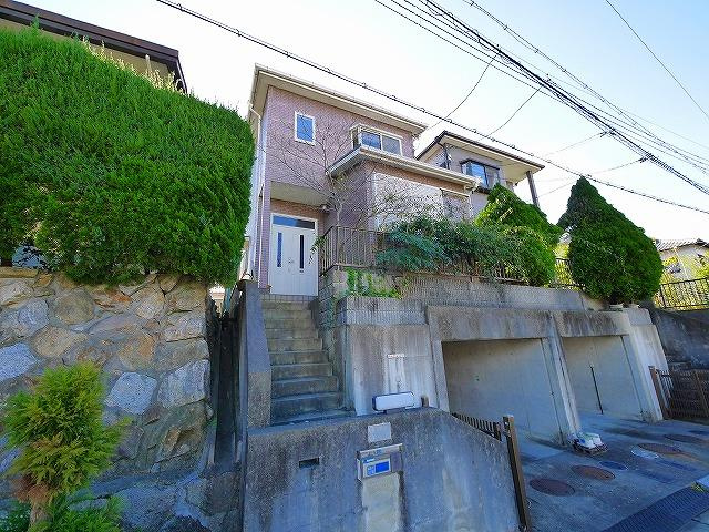 富雄北3丁目戸建の外観|落ち着いた雰囲気の外観です