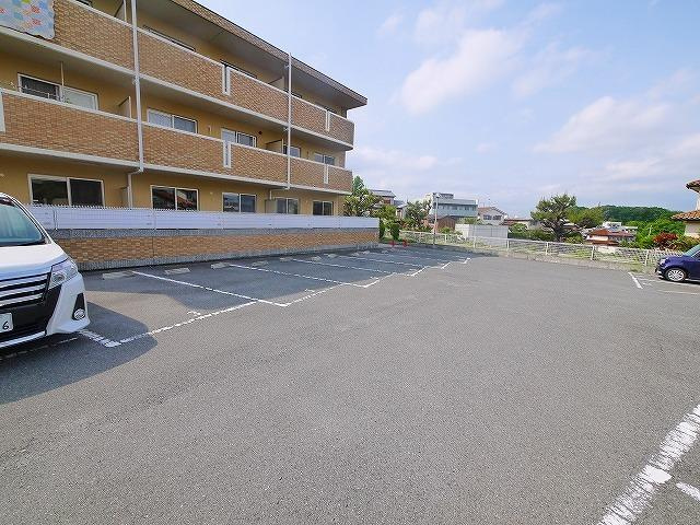 ベルデ帝塚山の駐車場|駐車場です