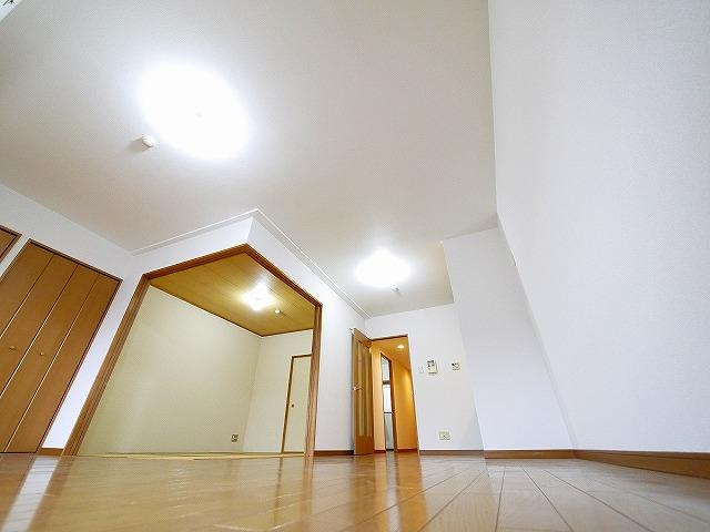 ベルデ帝塚山の居間・リビング|ゆったりとしたリビングです