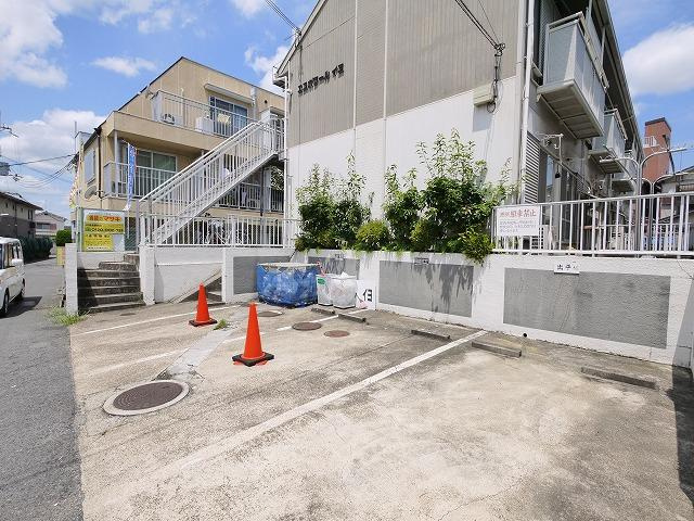エスポワール神殿町の駐車場|駐車スペースもあります