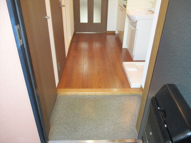 ファミール今池の玄関|ファミール今池