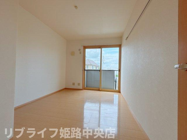 オークスコート西新在家の洋室