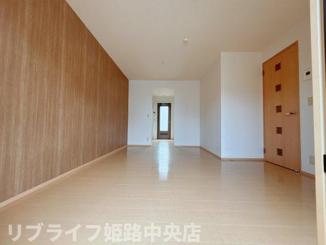 オークスコート西新在家の居間・リビング