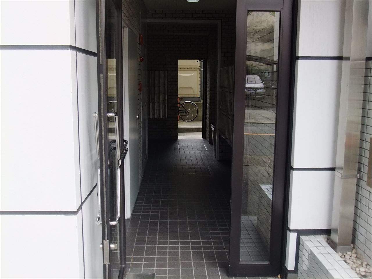 びい1千種のロビー|びい1千種