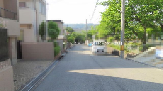 箕面市西宿３丁目　土地の前面道路含む現地写真