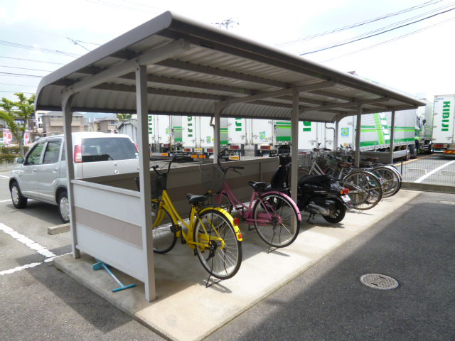 総社市中央５丁目の賃貸マンションのその他共用部分|自転車置き場