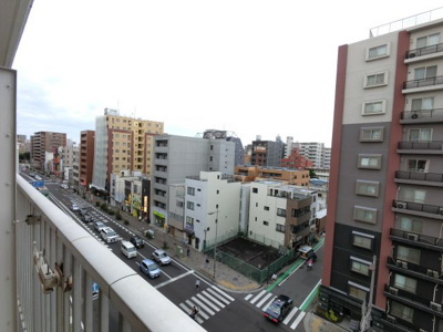 【展望】 | ポートハイム第2吉野町 | バルコニーからの眺望　全面が道路の為開放感があり日当たりも良しです♪
7階部分最上階の南西角部屋につき陽当り・眺望良好